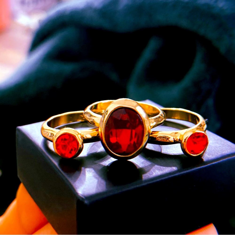 Gold red set